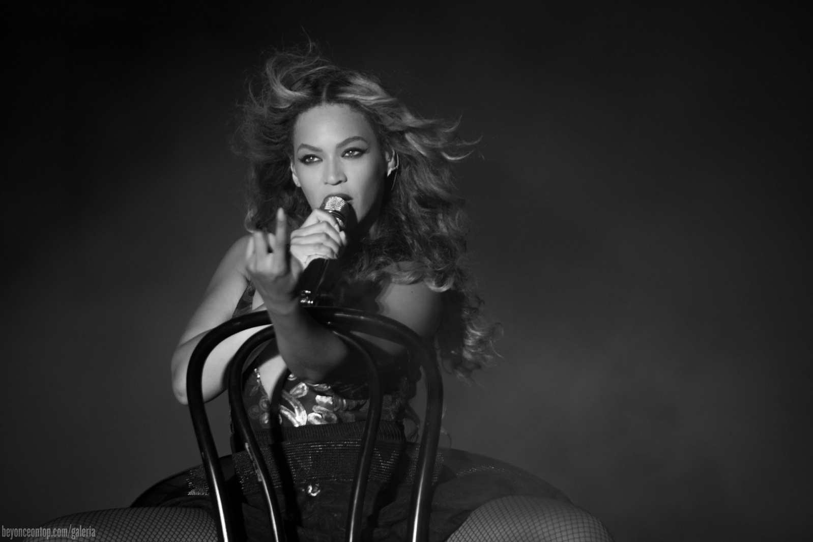 Beyonc&eacute; e Jay Z se apresentam em Los Angeles. 