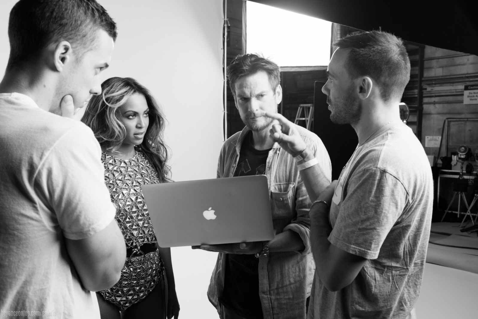 Beyonc&eacute; nos ensaios para a grande performance. 