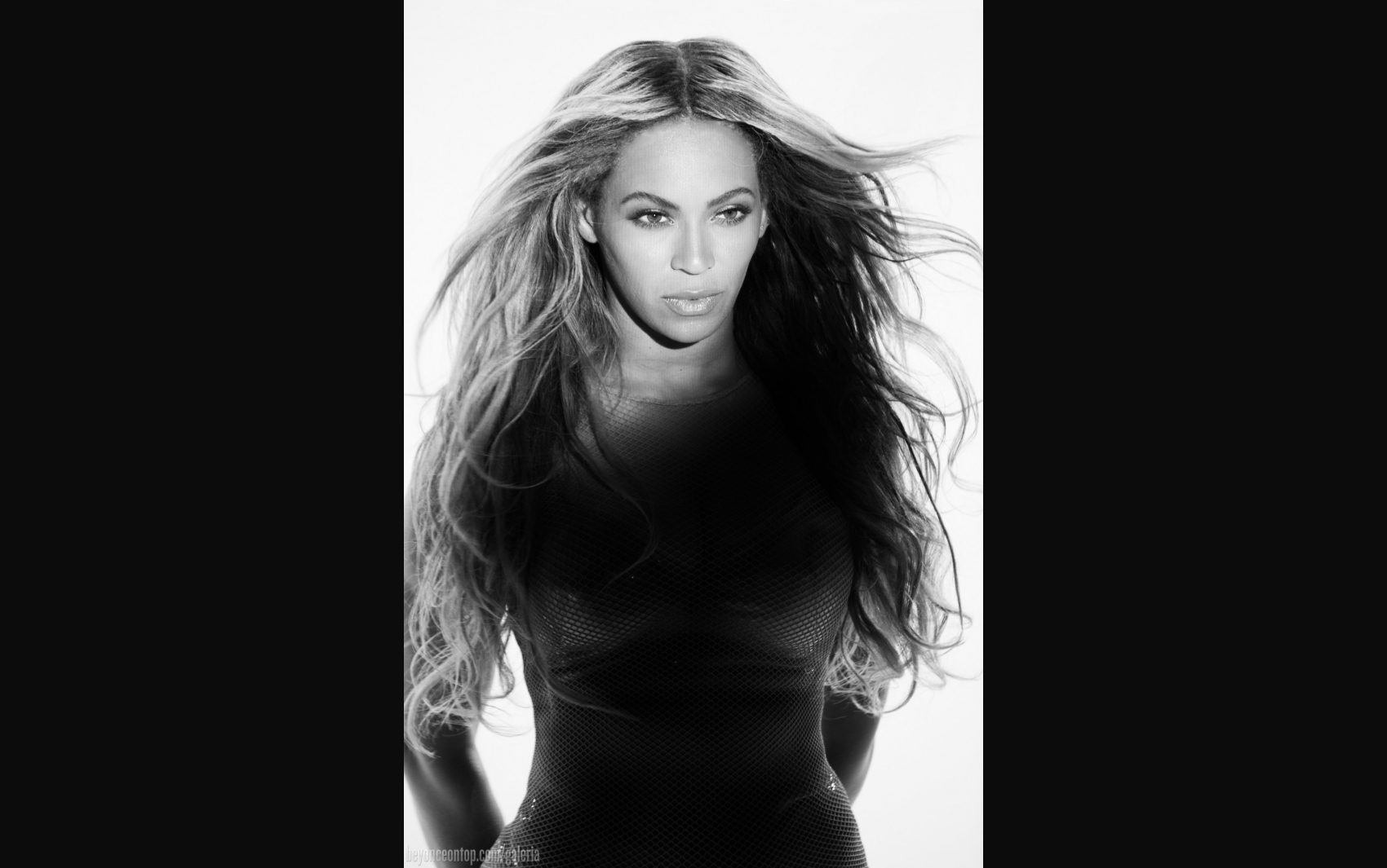 Beyonc&eacute; nos ensaios para a grande performance. 