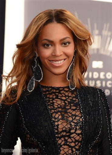 Beyonc&eacute; no Red Carpet. 