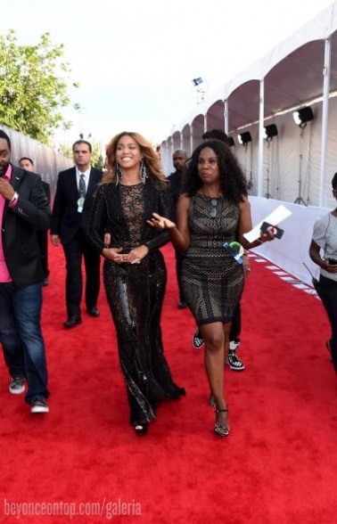 Beyonc&eacute; no Red Carpet. 