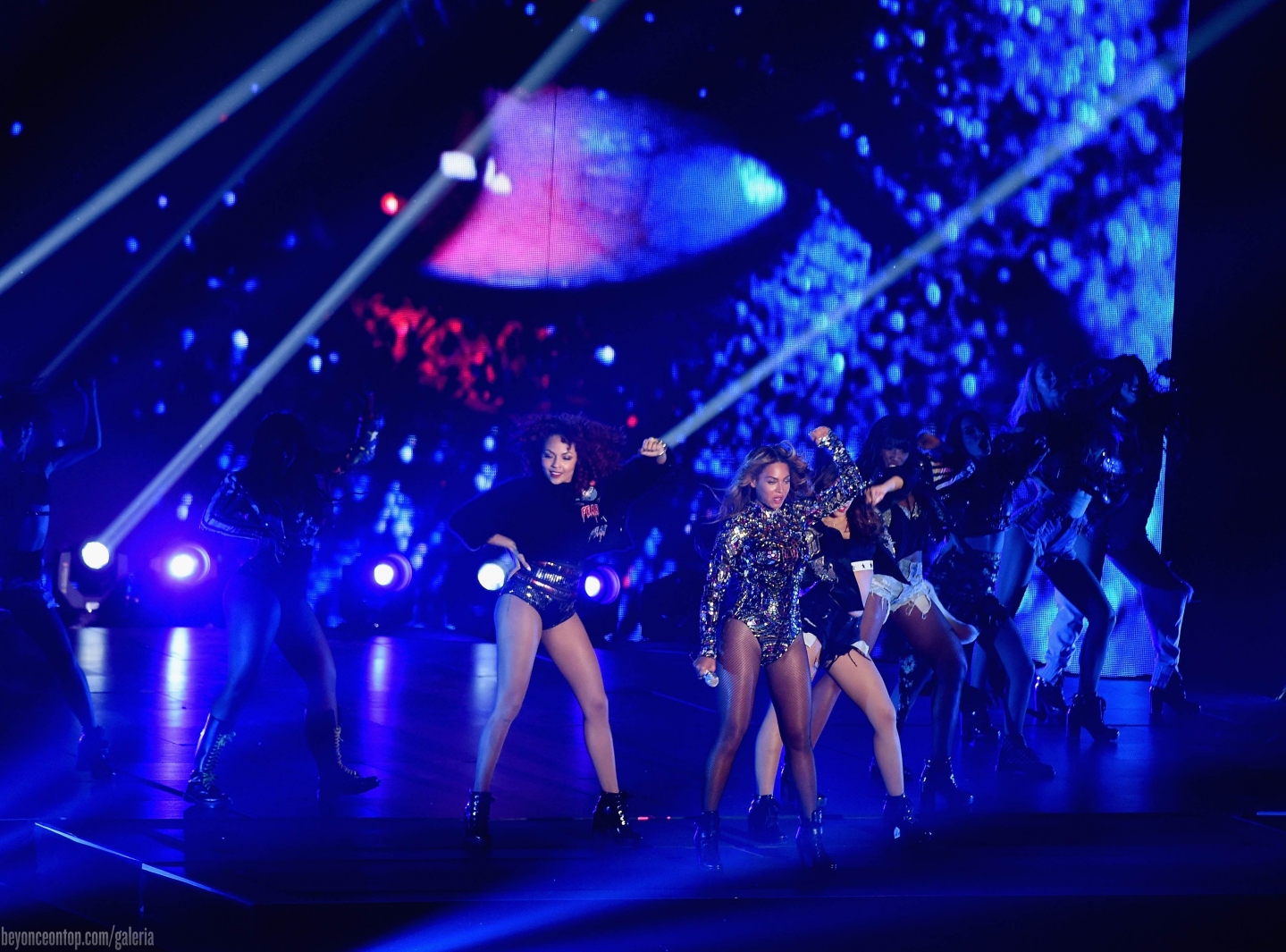 Beyonc&eacute; foi a grande estrela do Video Music Awards 2014. 