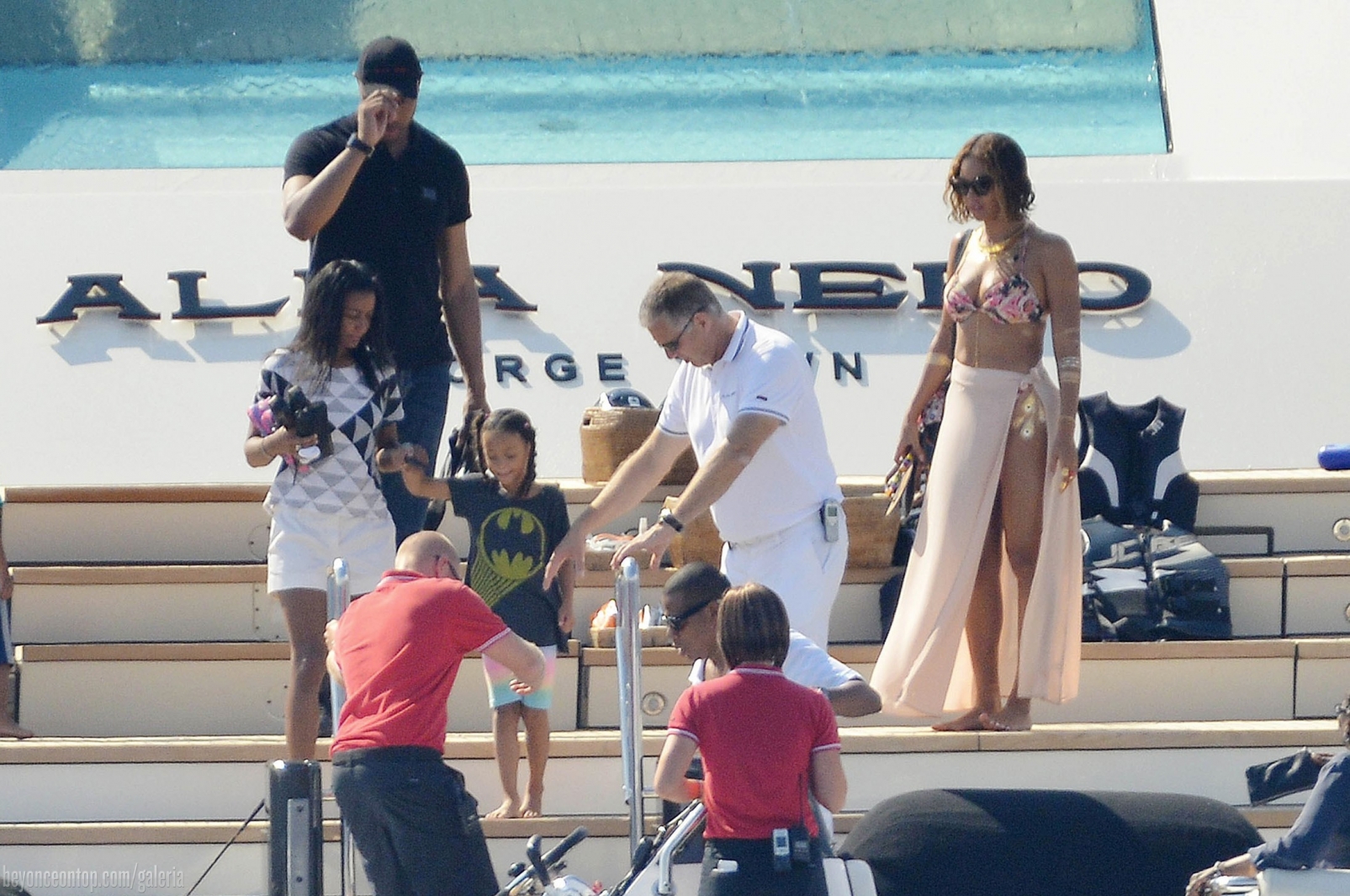 Beyonc&eacute; e Jay Z em iate. 