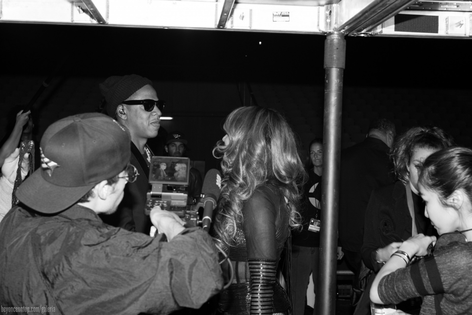 Beyonc&eacute; e Jay Z fazem o primeiro show em Paris. 