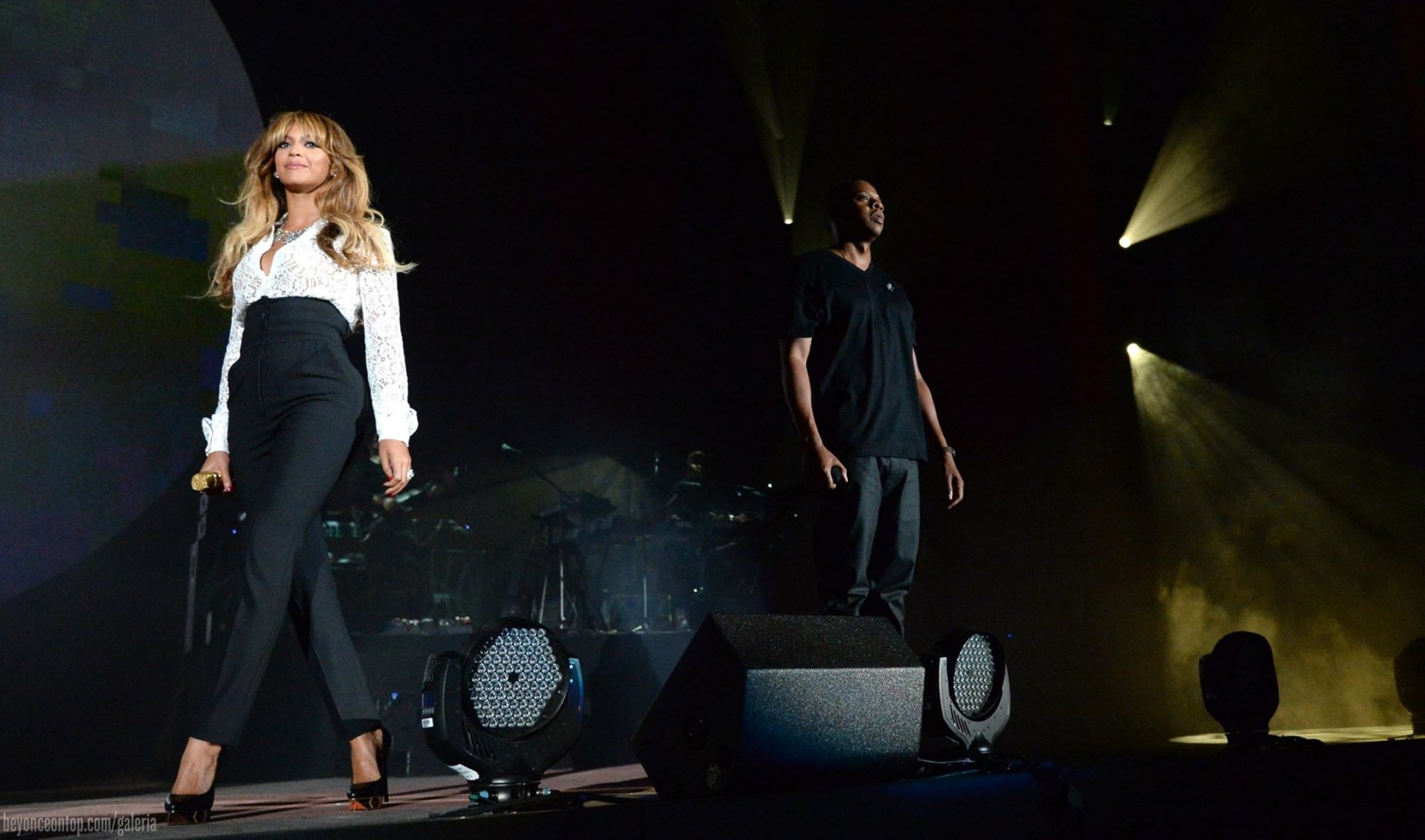 Beyonc&eacute; se apresenta no show de Jay Z no Global Citizen Festival. 