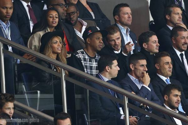 Beyonc&eacute; e Jay Z assistiram ao jogo em Paris. 
