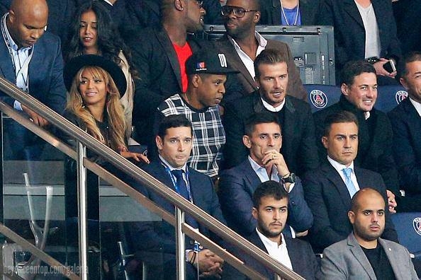 Beyonc&eacute; e Jay Z assistiram ao jogo em Paris. 