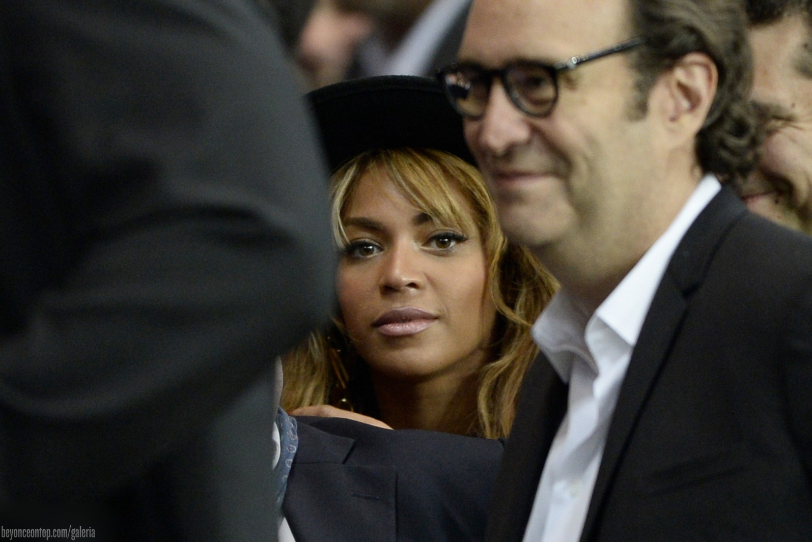 Beyonc&eacute; e Jay Z assistiram ao jogo em Paris. 