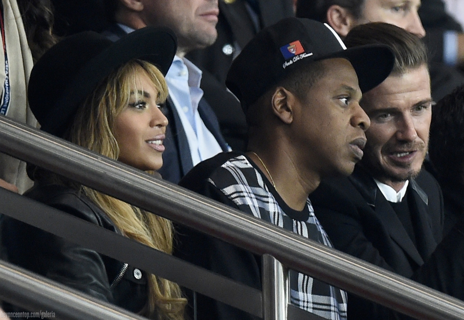 Beyonc&eacute; e Jay Z assistiram ao jogo em Paris. 