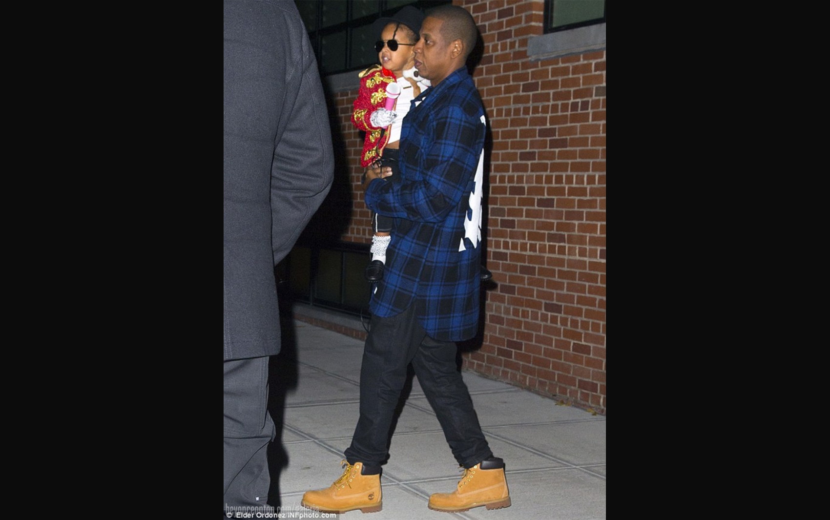Blue Ivy foi fantasiada de Michael Jackson e Jay Z de Jason