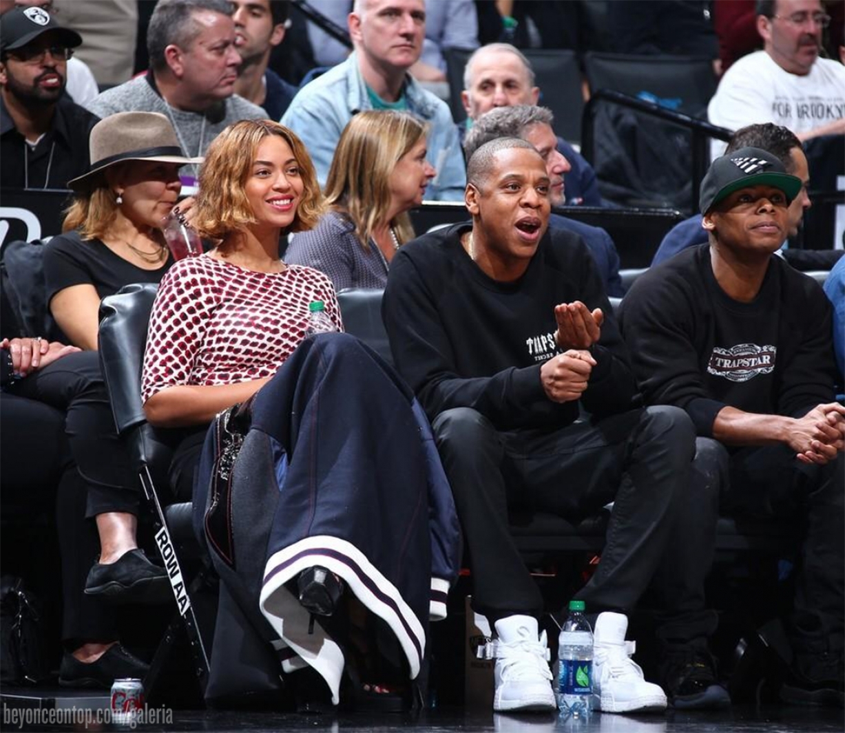 Fotos: Beyoncé e Jay Z assistem a jogo de basquete em NY - 03/11 