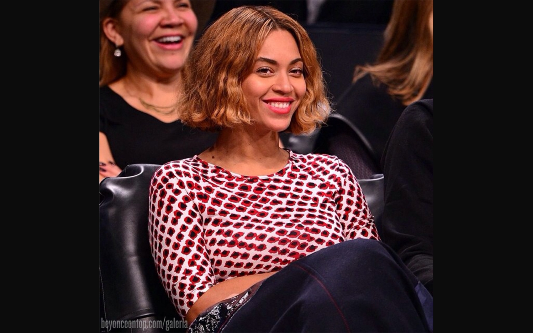 Beyonc&eacute; e Jay Z assistiram &agrave; partida de basquete do Brooklyn Nets, em NY