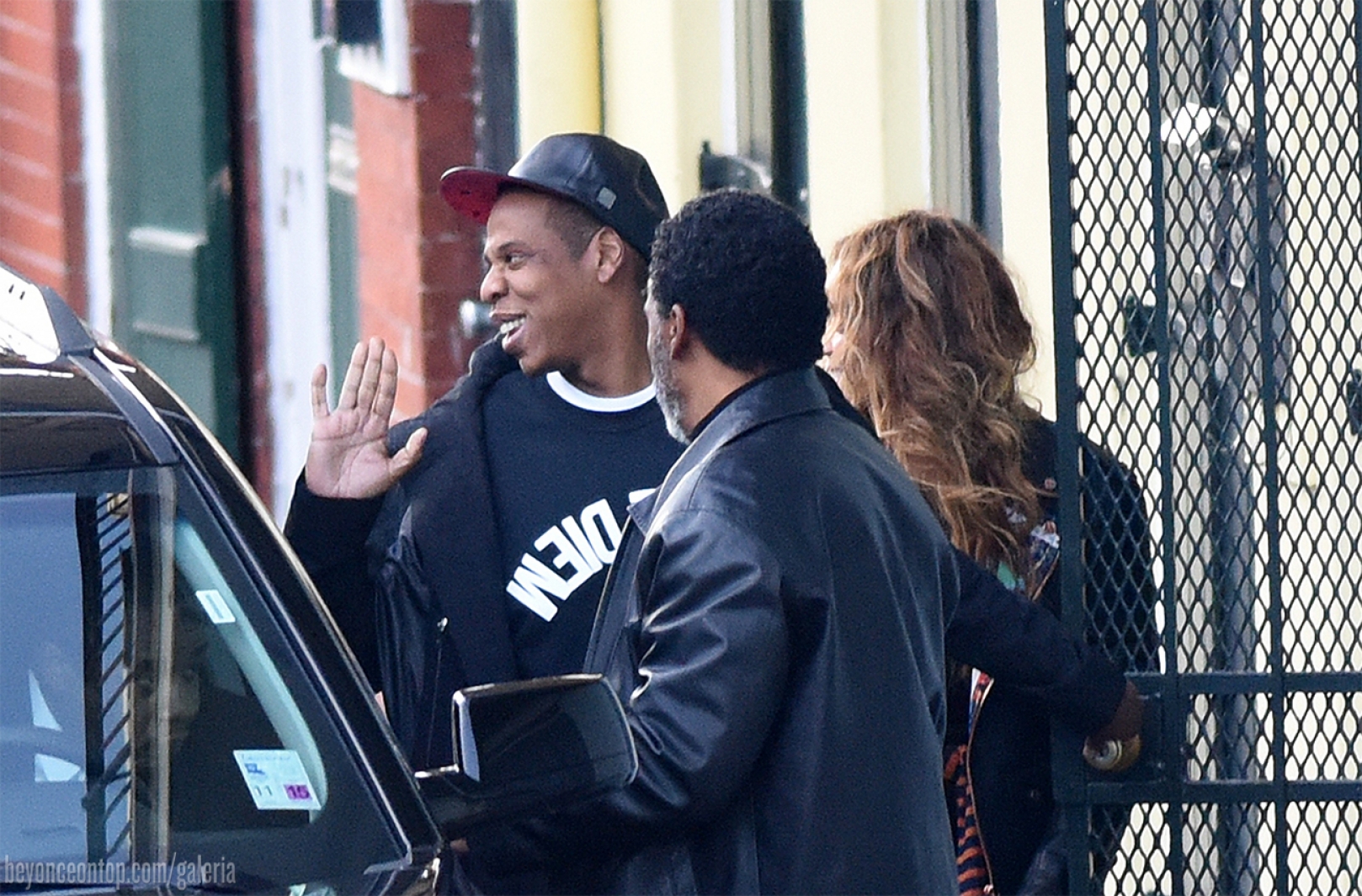 Beyonc&eacute; e Jay Z deixando a casa de Solange, em Nova Orleans