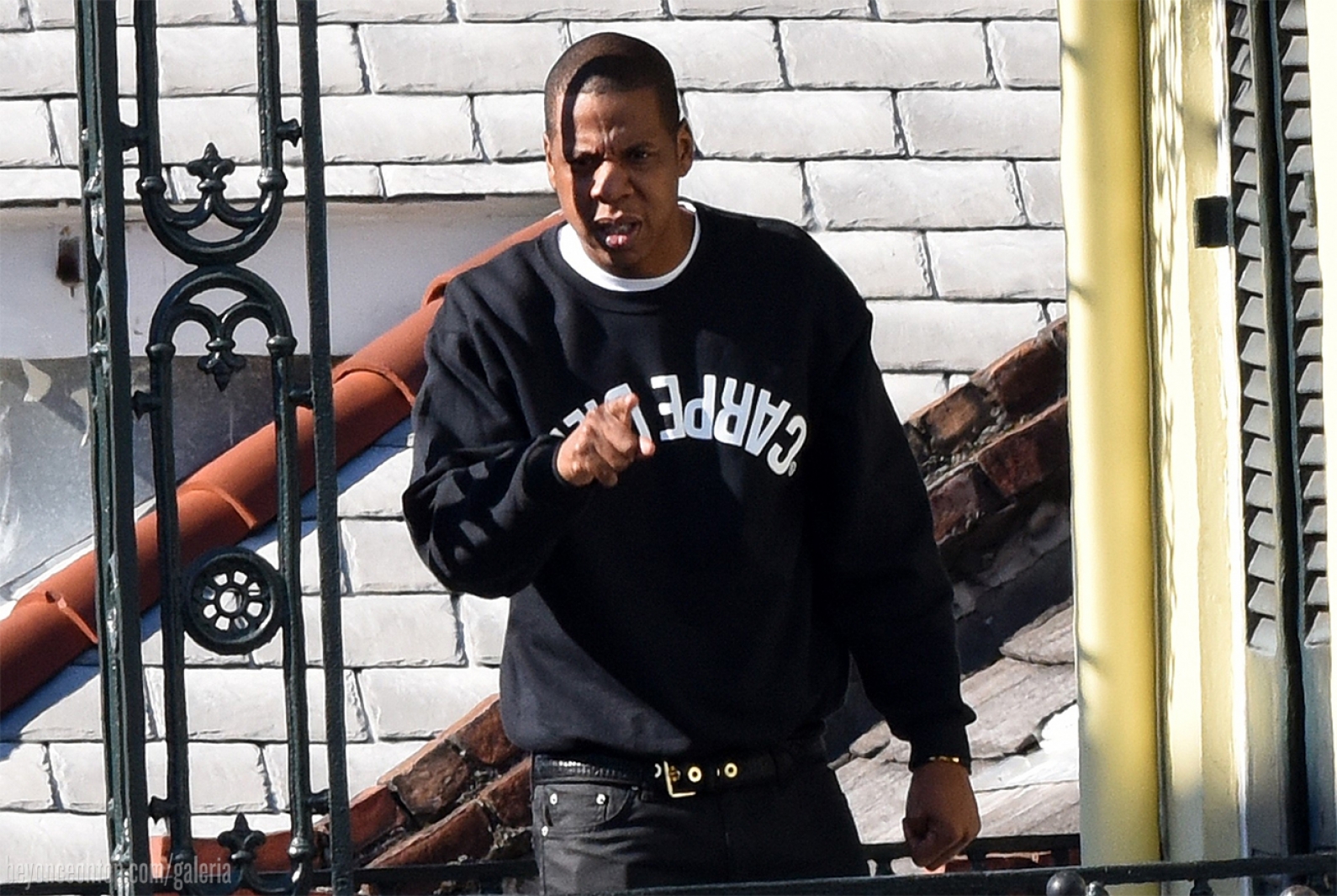 Beyonc&eacute; e Jay Z deixando a casa de Solange, em Nova Orleans