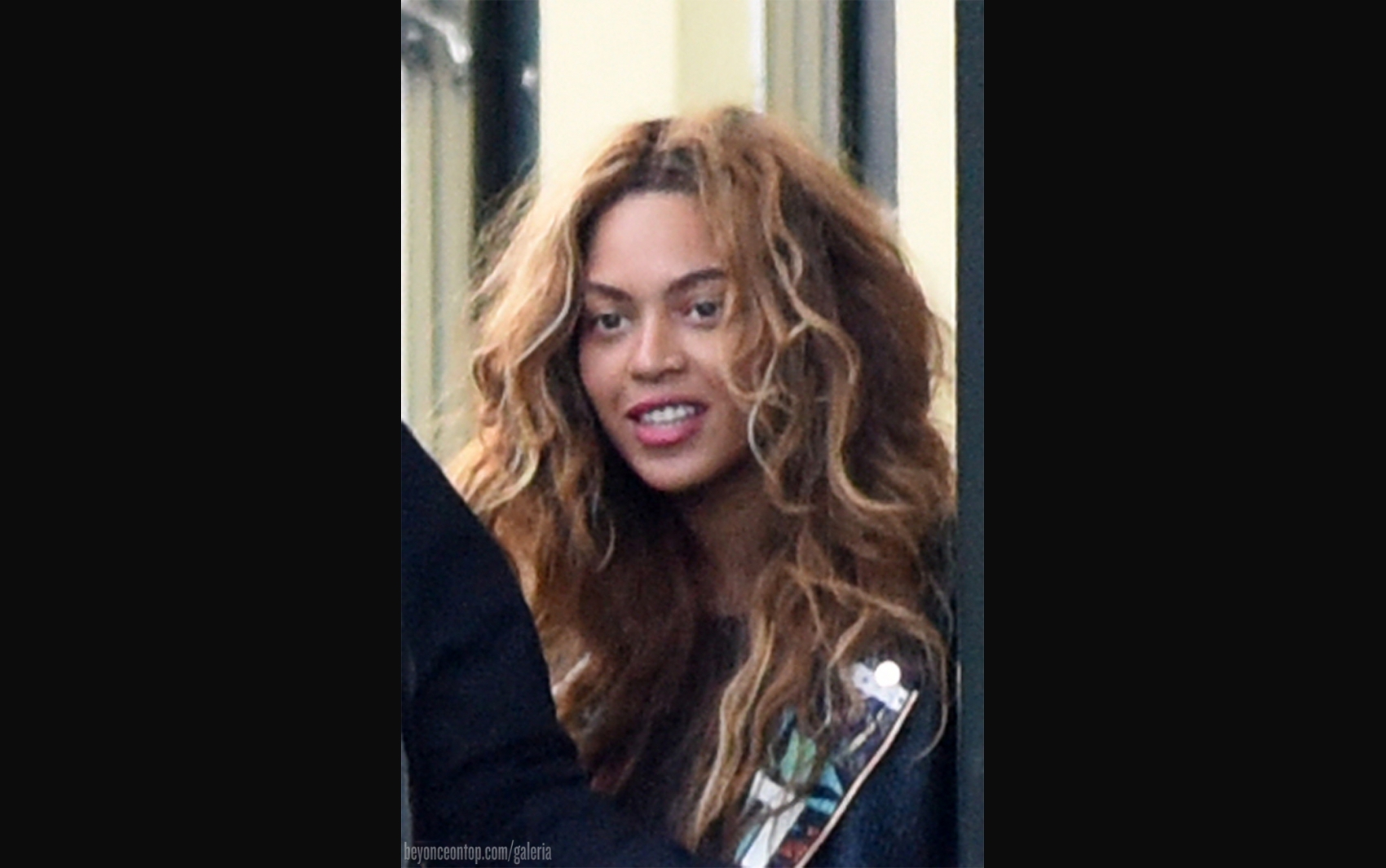 Beyonc&eacute; e Jay Z deixando a casa de Solange, em Nova Orleans