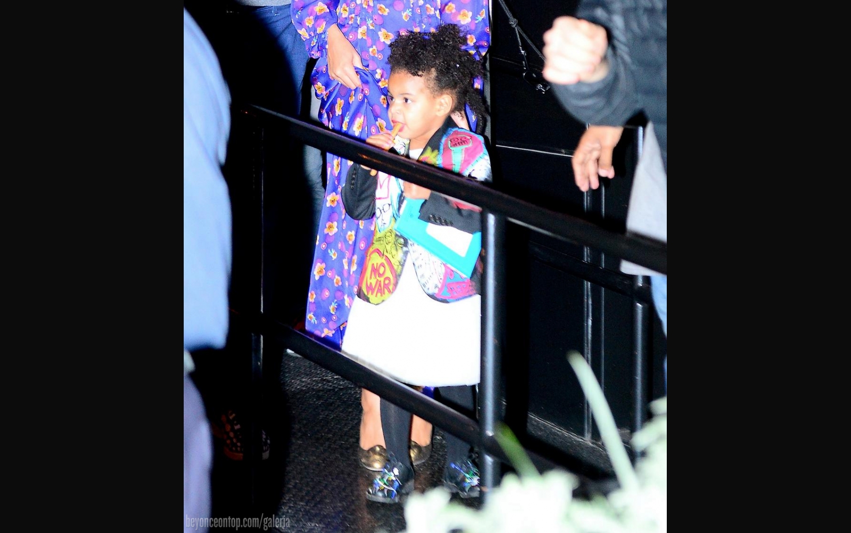  Blue Ivy representando obra do pintor Basquiat