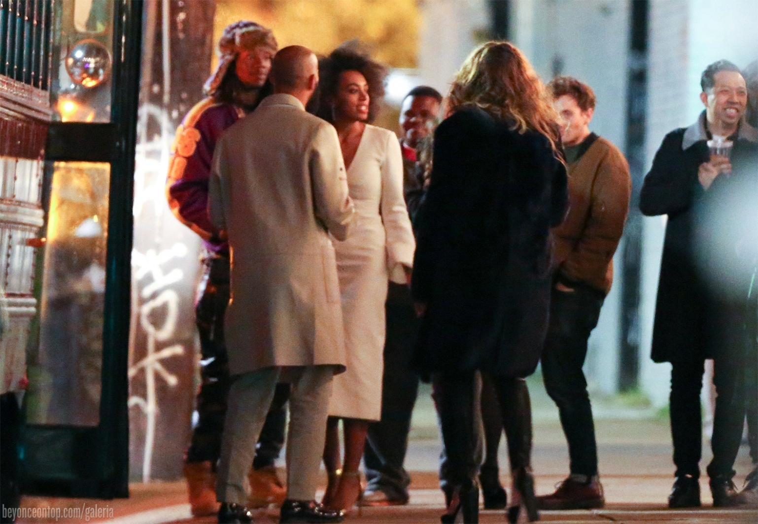 Beyonc&eacute; deixa o cinema Indywood ap&oacute;s festa de Solange e Allan Ferguson