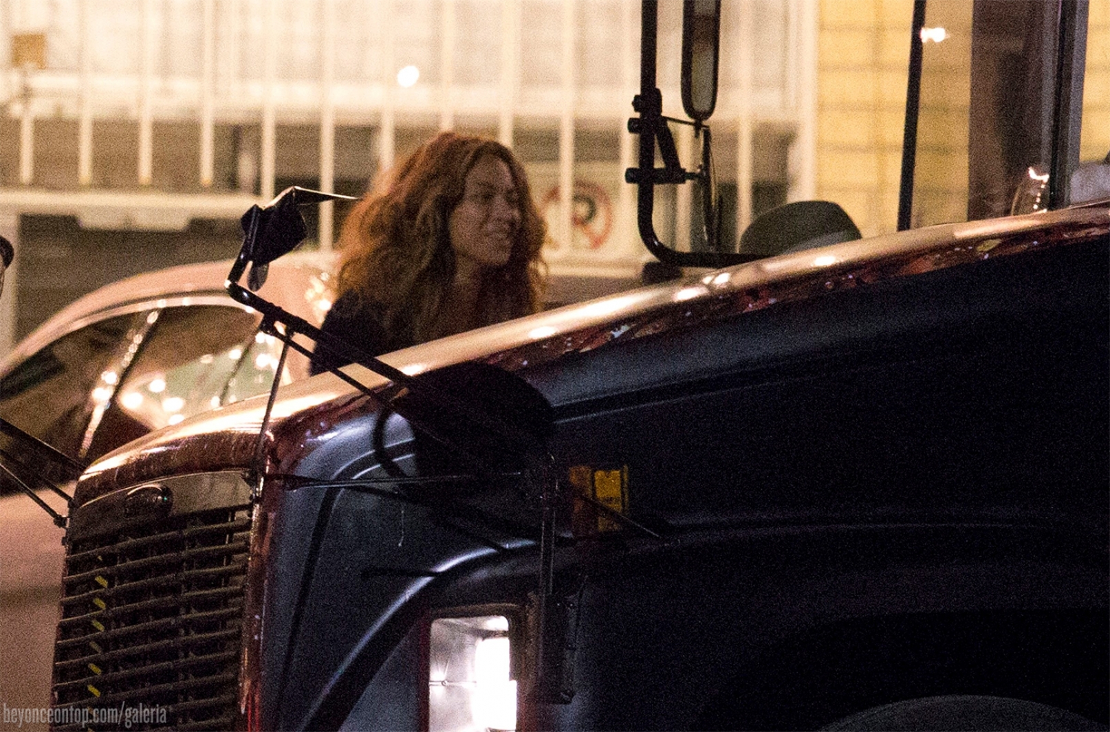 Beyonc&eacute; deixa o cinema Indywood ap&oacute;s festa de Solange e Allan Ferguson