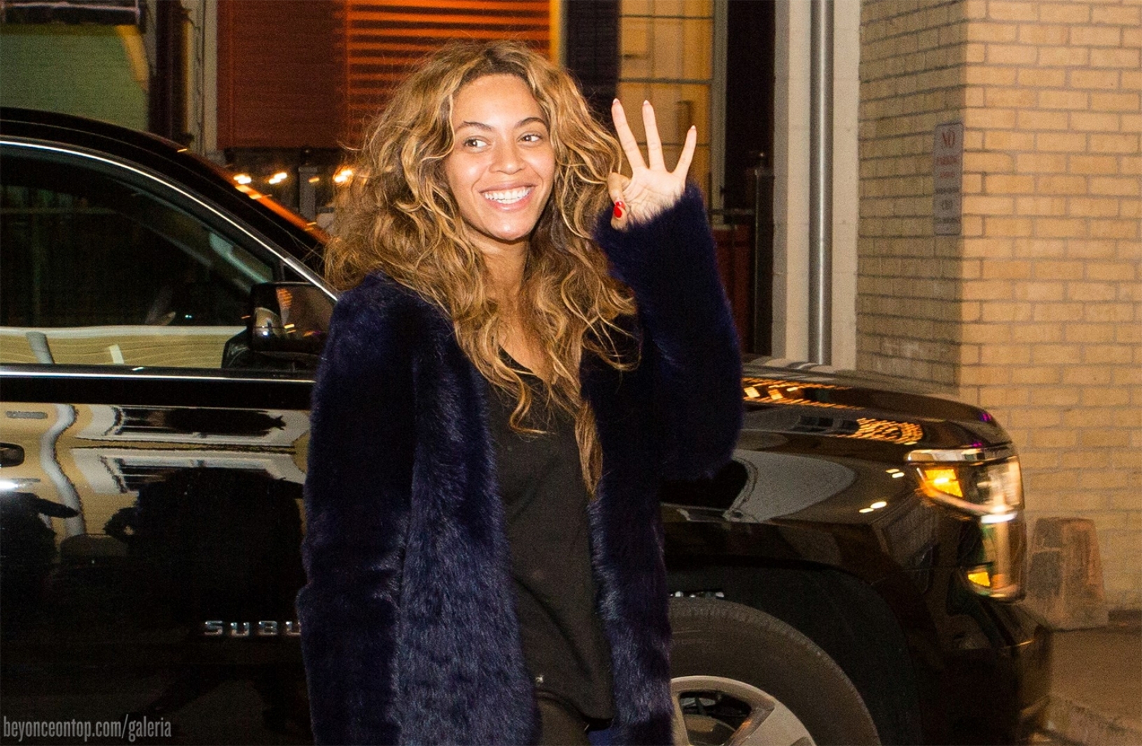 Beyonc&eacute; chegando ao cinema Indywood, em Nova Orleans
