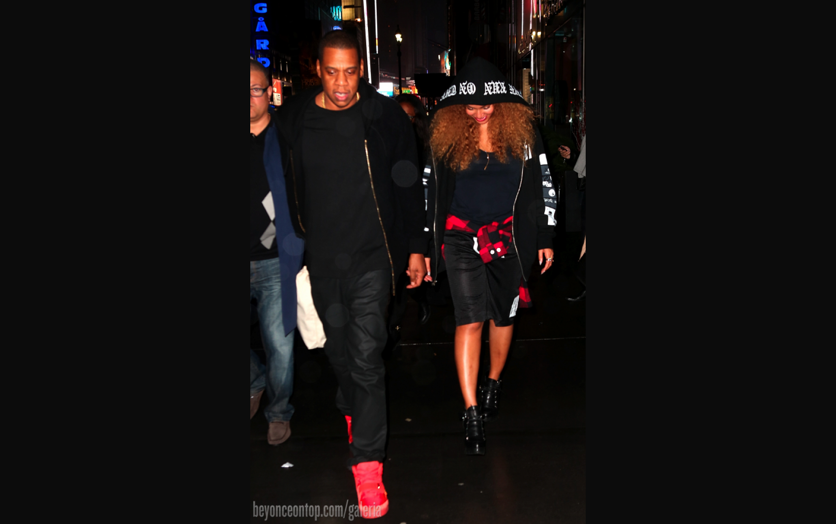 Beyonc&eacute; e Jay Z foram vistos saindo do escrit&oacute;rio da cantora