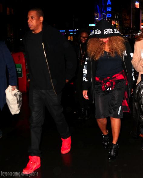 Beyonc&eacute; e Jay Z foram vistos saindo do escrit&oacute;rio da cantora