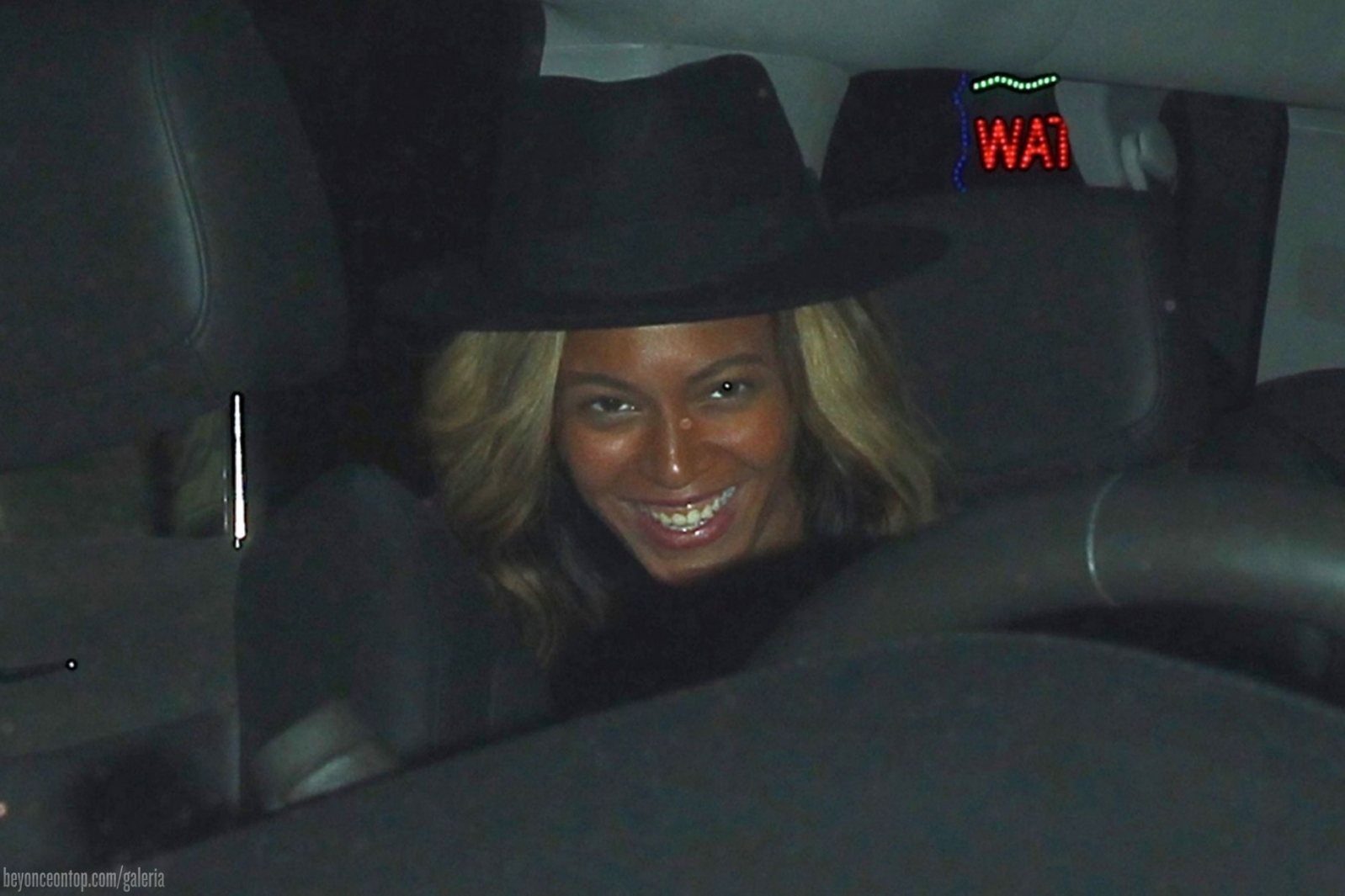 Beyonc&eacute; e Jay Z foram fotografados ap&oacute;s jantar em Hollywood