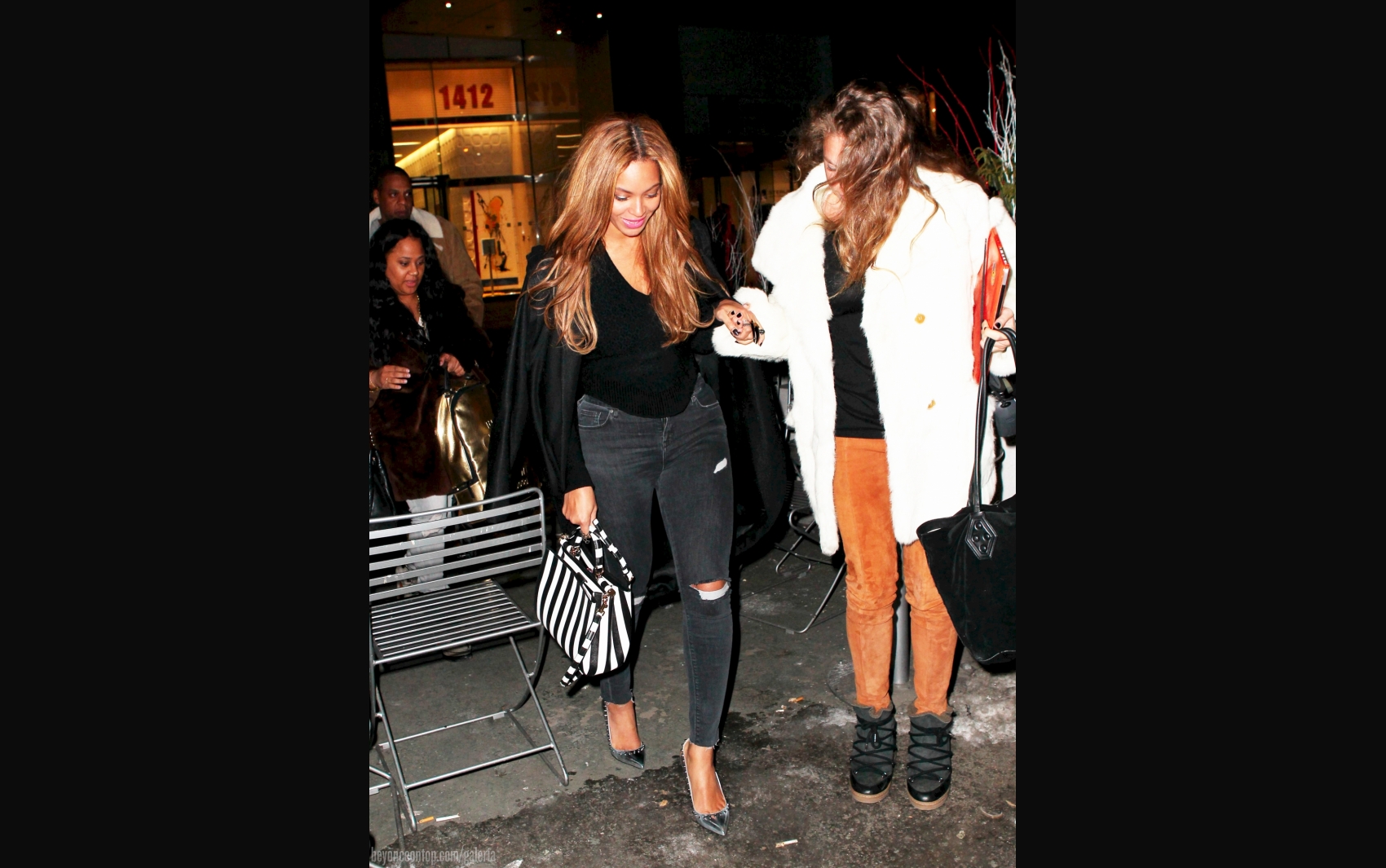 Beyonc&eacute; e Jay Z deixam o escrit&oacute;rio da cantora