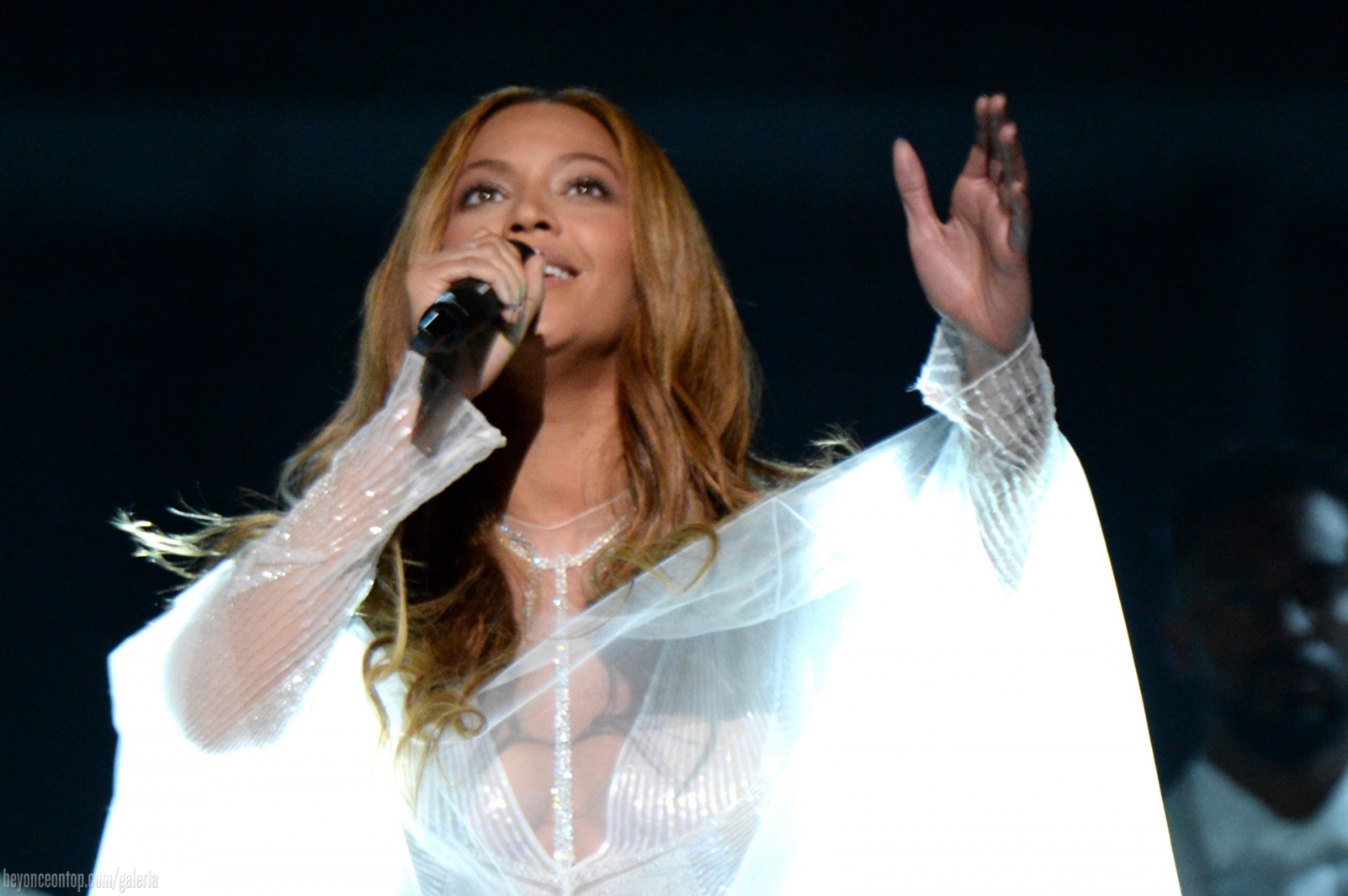 Beyonc&eacute; se tornou a segunda mulher mais premiada na hist&oacute;ria do Grammy, com 20 gramofones