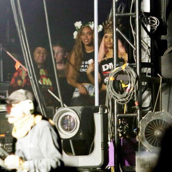 Beyonc&eacute; foi fotografada no Coachella