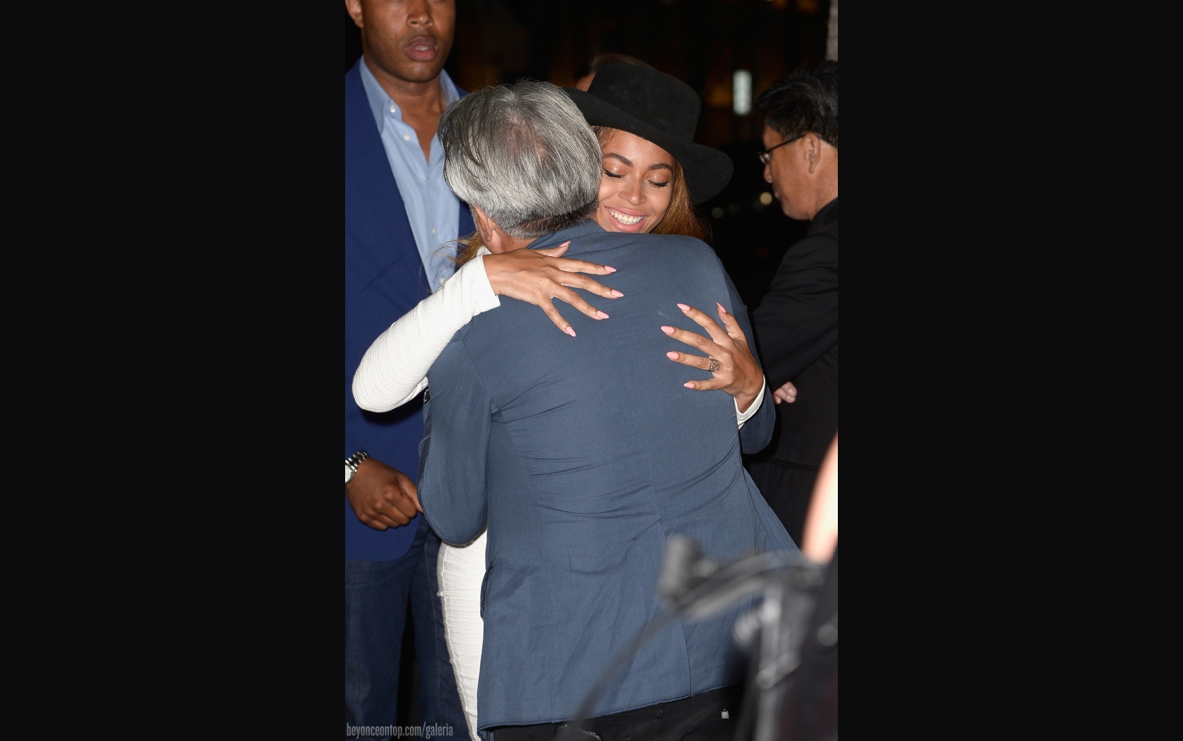 Beyonc&eacute; foi &agrave; inaugura&ccedil;&atilde;o da loja