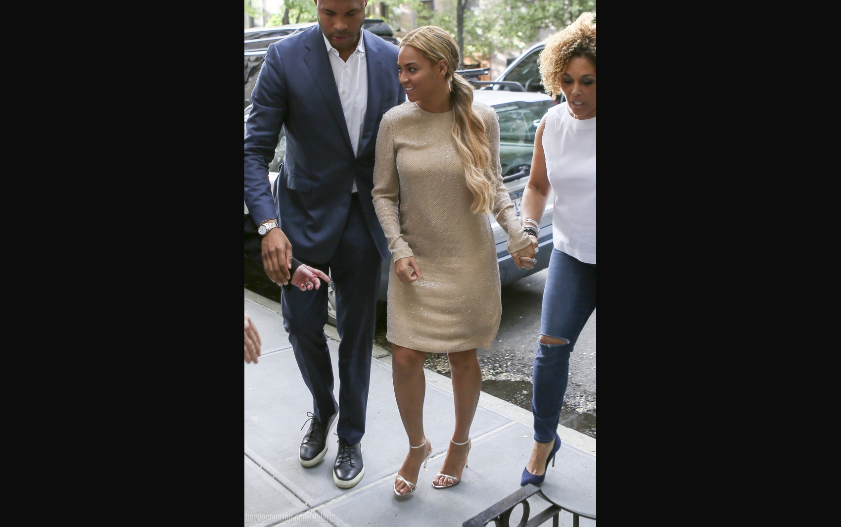 Beyonc&eacute; chega a evento da candidata &agrave; presid&ecirc;ncia dos EUA, Hillary Clinton, em NY