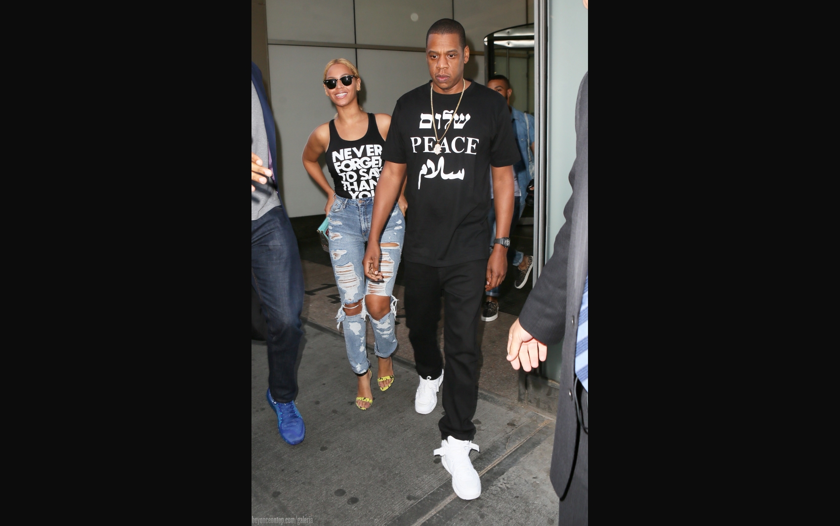 Beyonc&eacute; e Jay Z deixam o escrit&oacute;rio da cantora