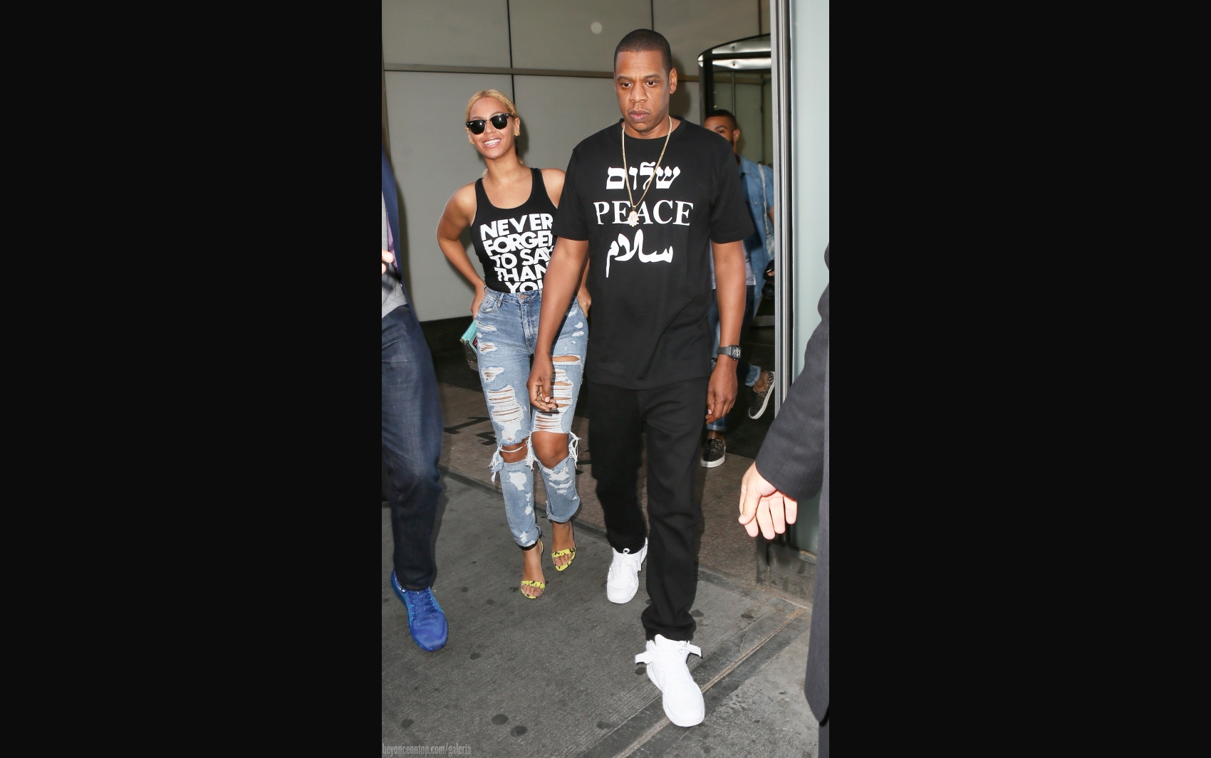 Beyonc&eacute; e Jay Z deixam o escrit&oacute;rio da cantora