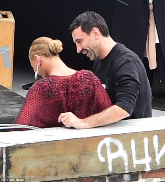 Beyonc&eacute; em sess&atilde;o de fotos para a Givenchy