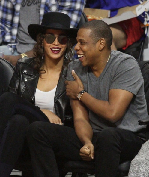 Beyonc&eacute; e Jay Z assistiram ao jogo com Kendrick Lamar