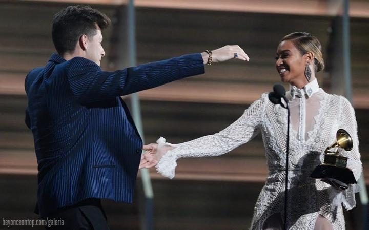 Beyonc&eacute; comparece ao Grammy Awards 2016