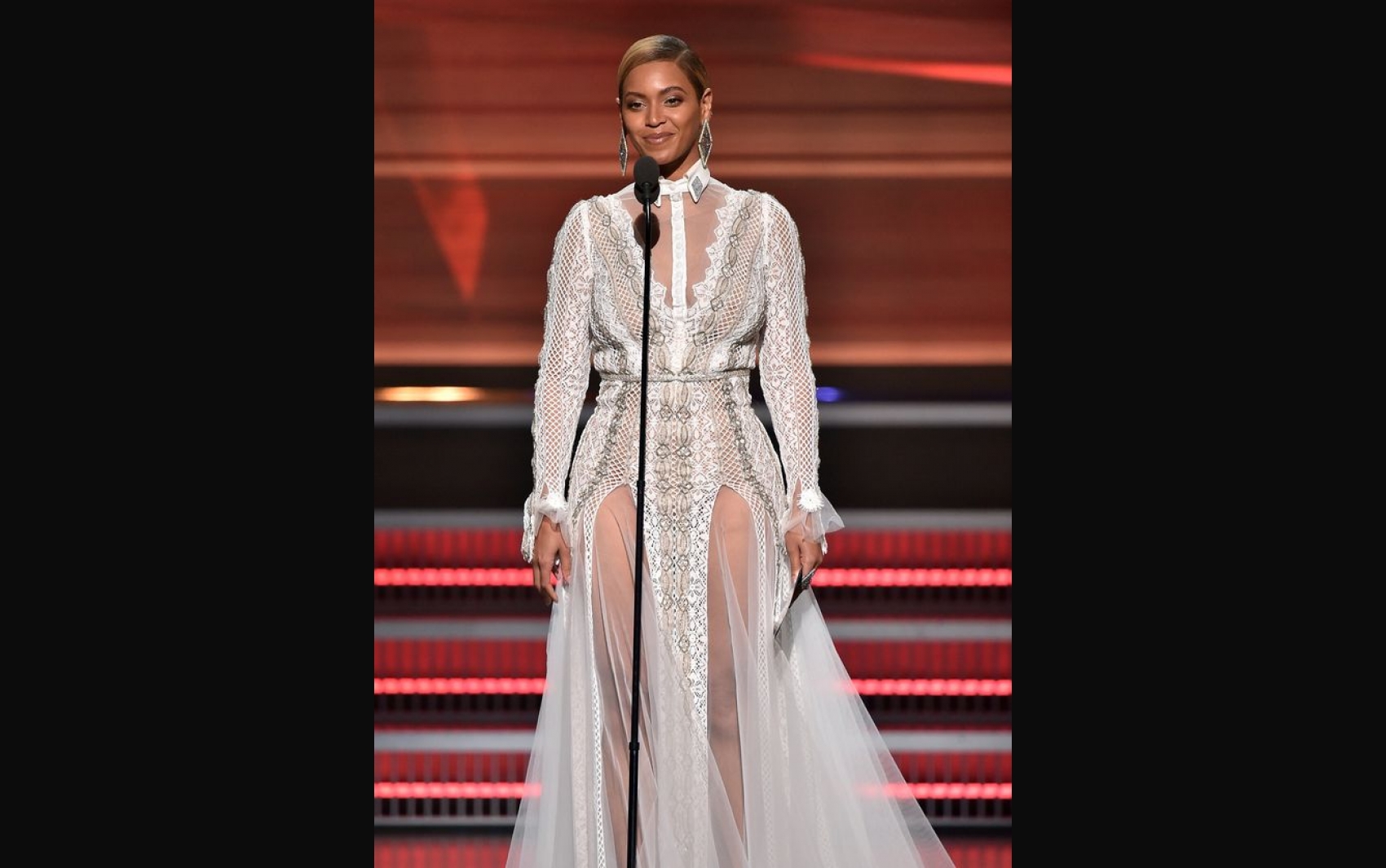 Beyonc&eacute; comparece ao Grammy Awards 2016