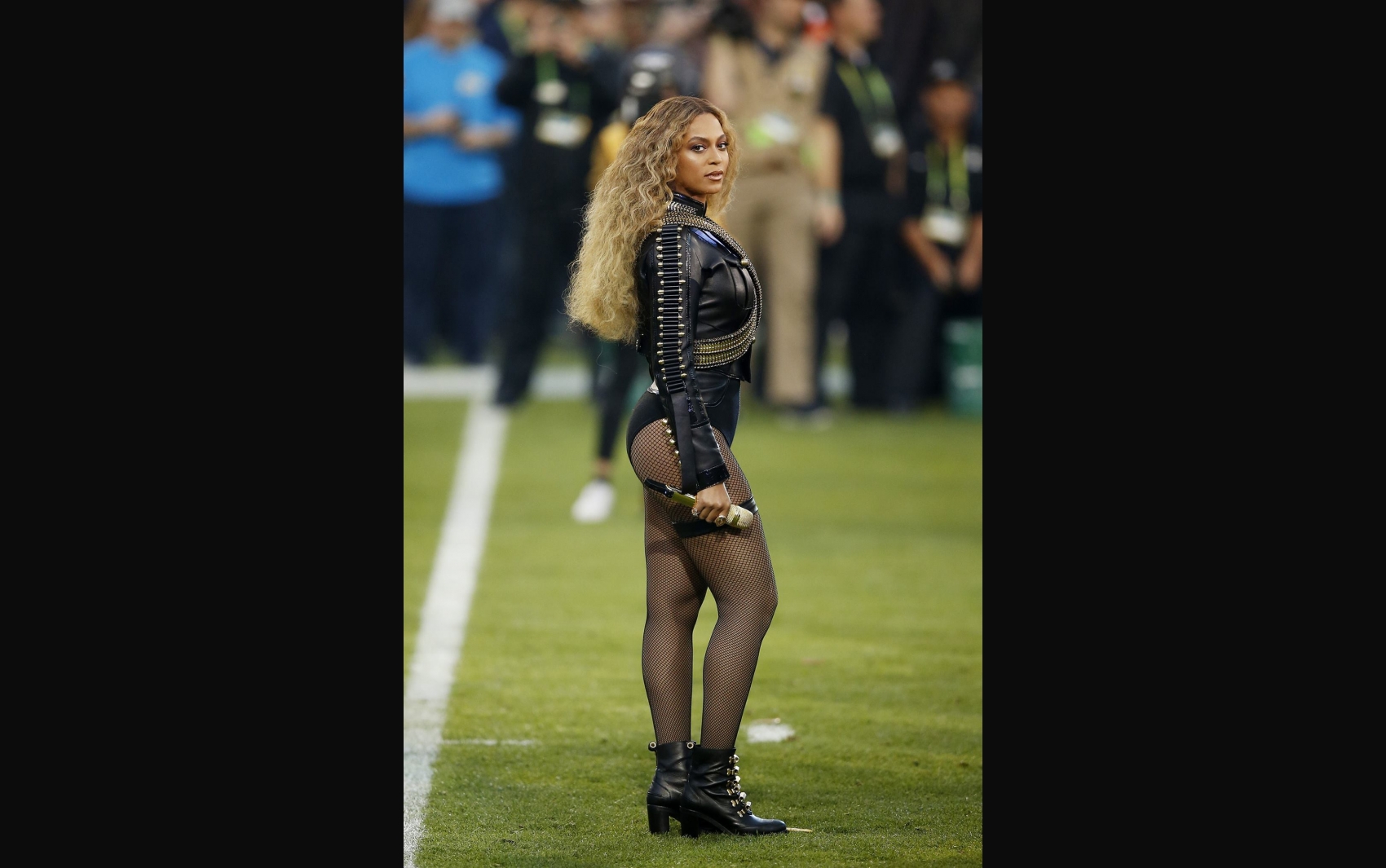 Beyonc&eacute; se apresenta com Coldplay e Bruno Mars no Super Bowl