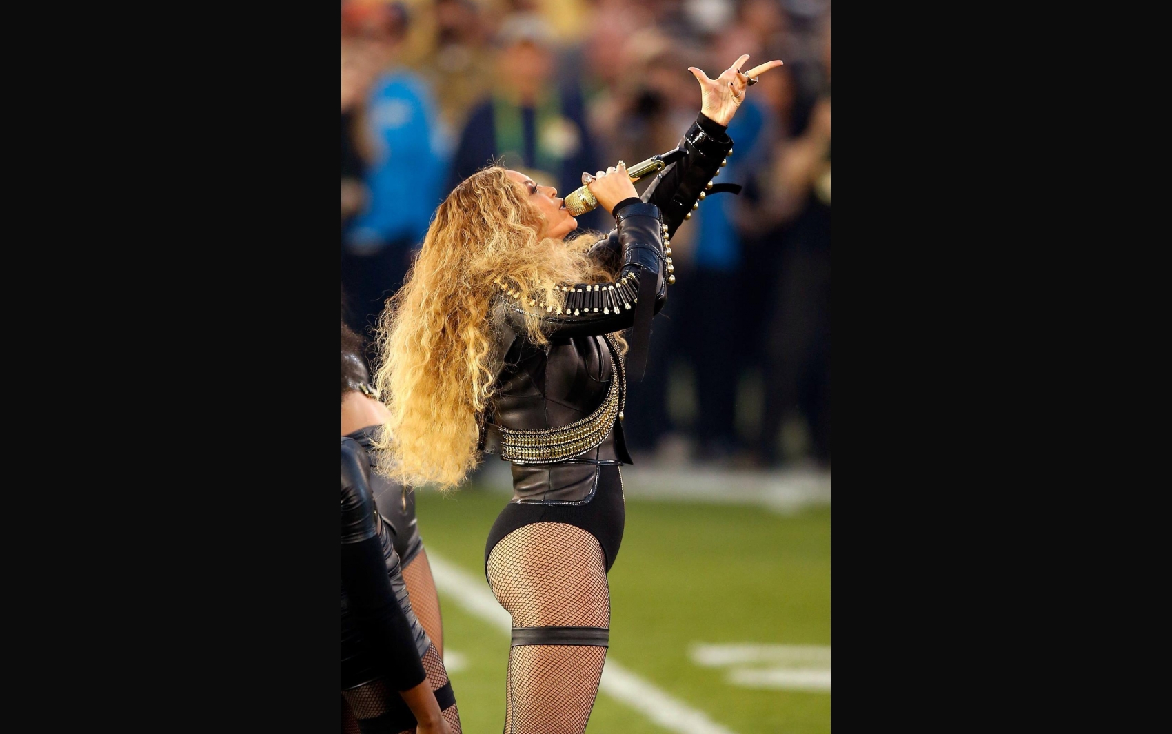 Beyonc&eacute; se apresenta com Coldplay e Bruno Mars no Super Bowl