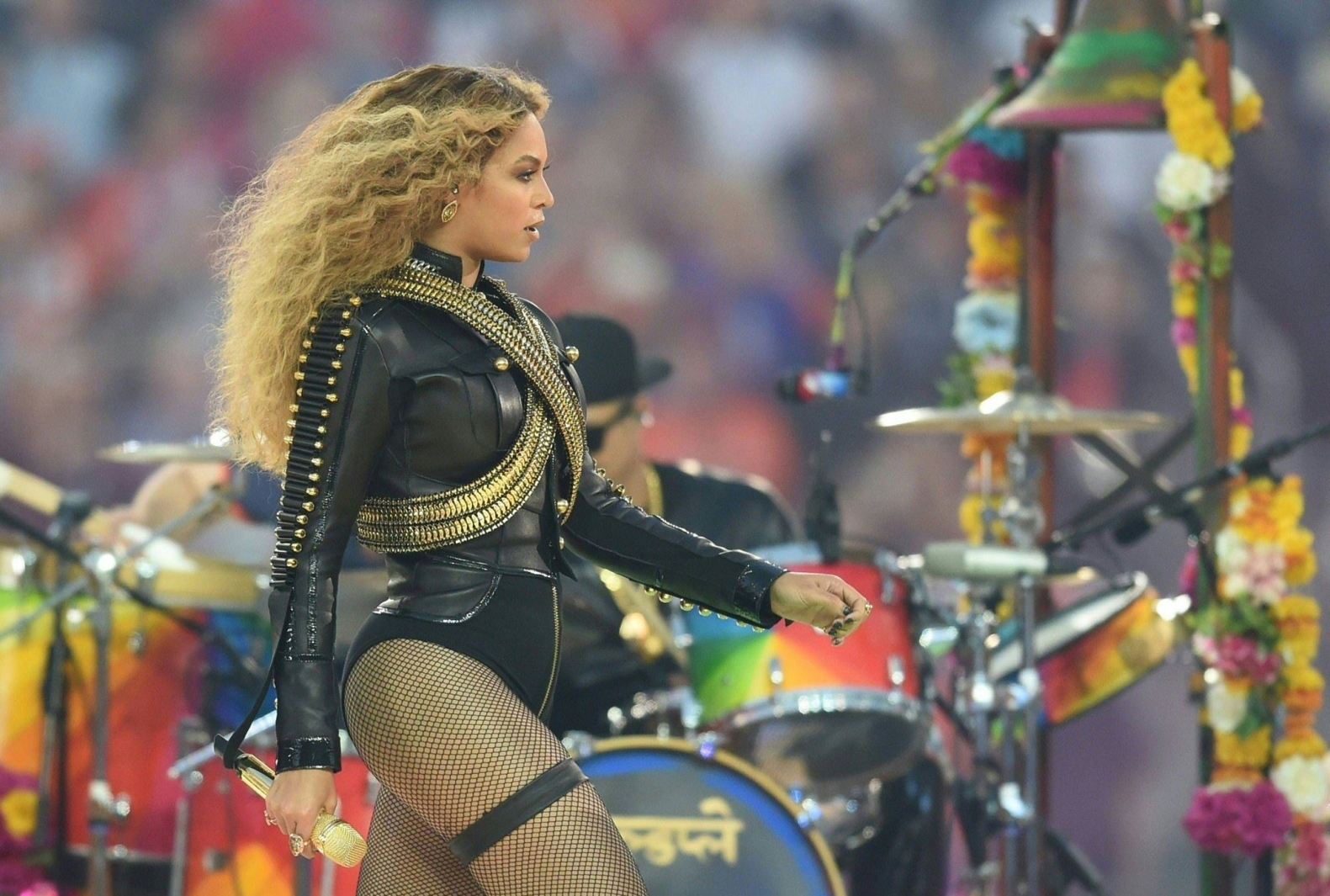 Beyonc&eacute; se apresenta com Coldplay e Bruno Mars no Super Bowl