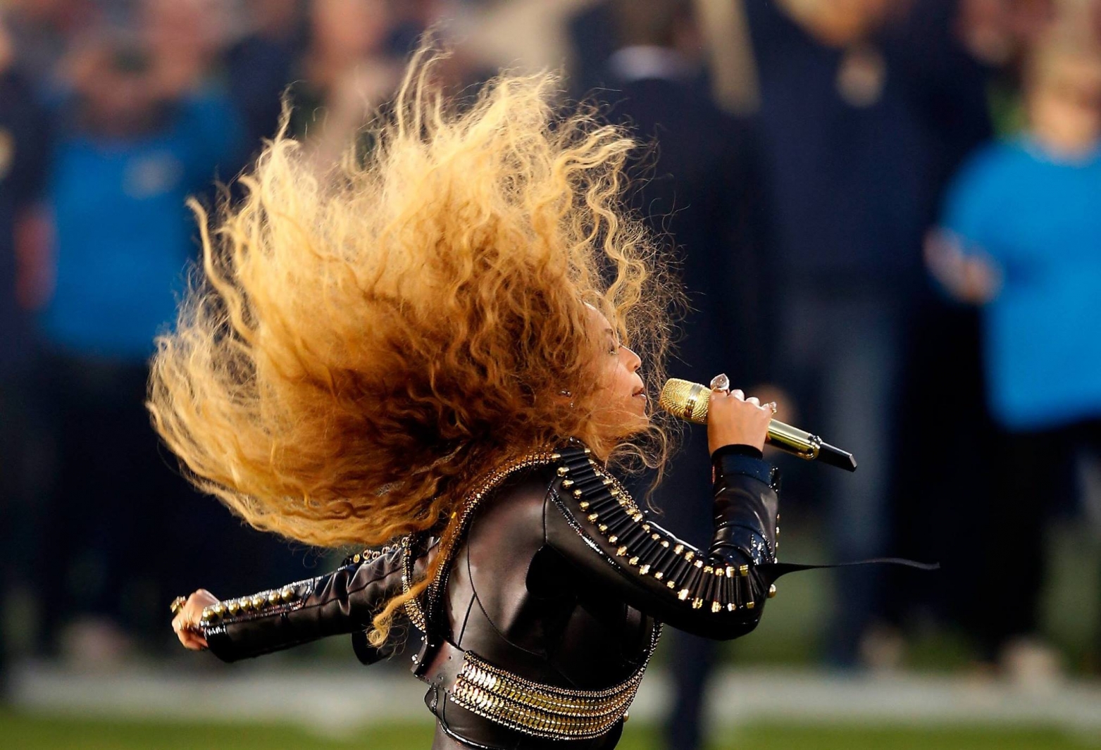 Beyonc&eacute; se apresenta com Coldplay e Bruno Mars no Super Bowl