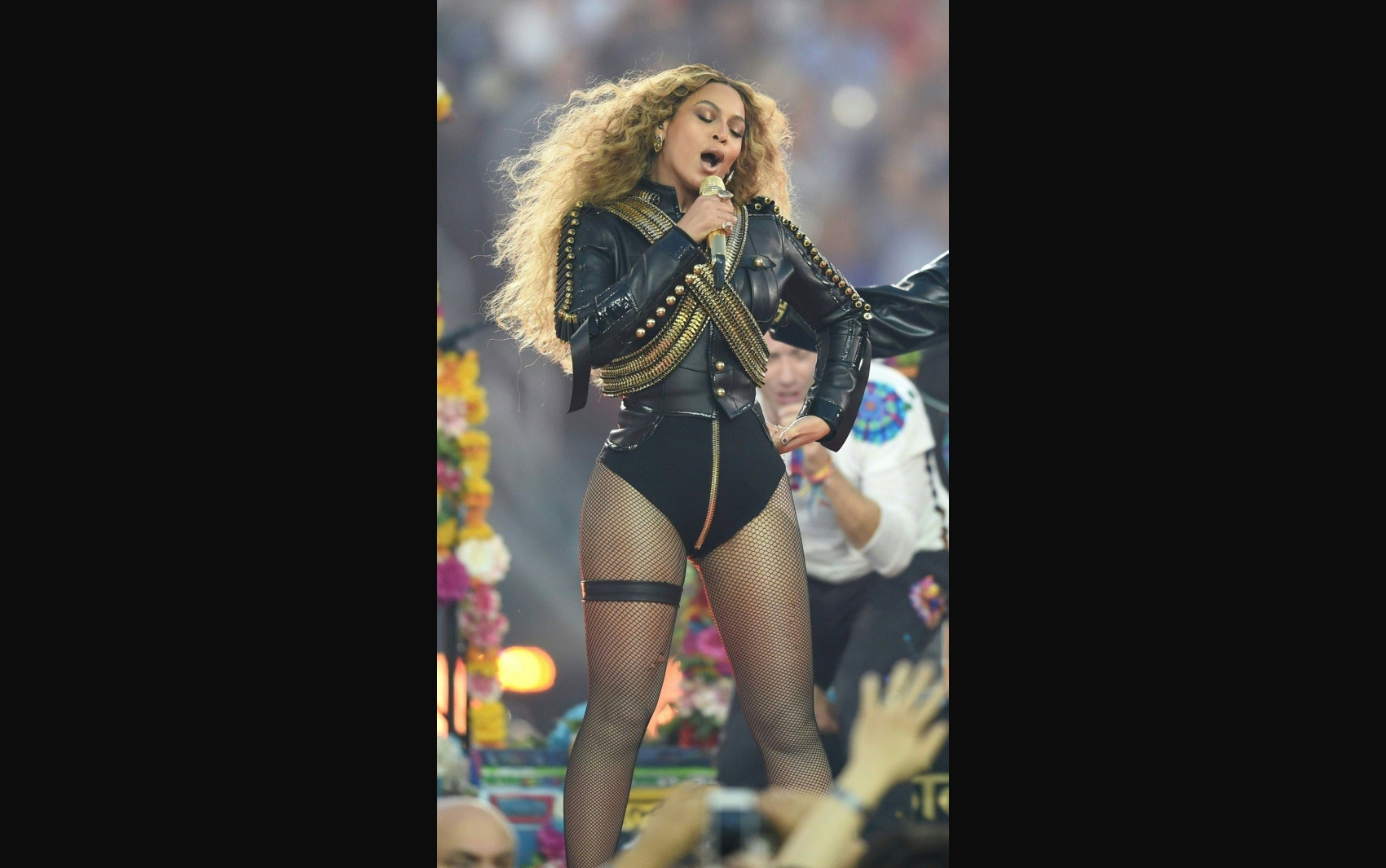 Beyonc&eacute; se apresenta com Coldplay e Bruno Mars no Super Bowl
