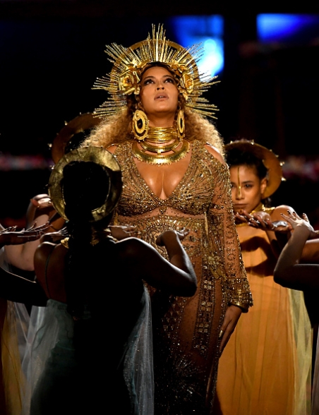 Beyoncé se apresenta no Grammy 2017