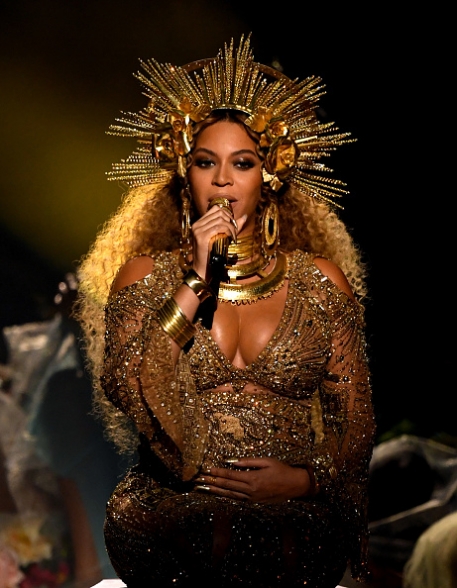 Beyonc&eacute; se apresenta no Grammy 2017