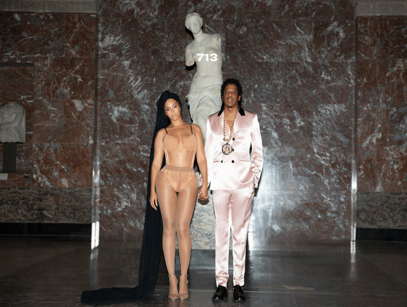 Encarte do &aacute;lbum 'Everything Is Love'