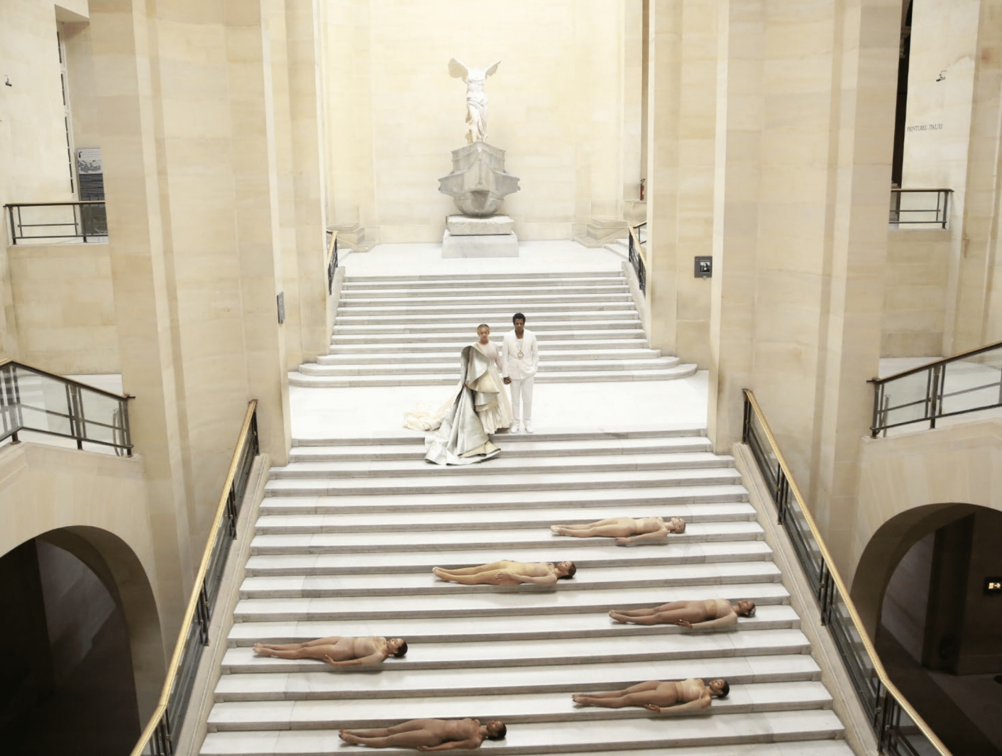 Encarte do &aacute;lbum 'Everything Is Love'